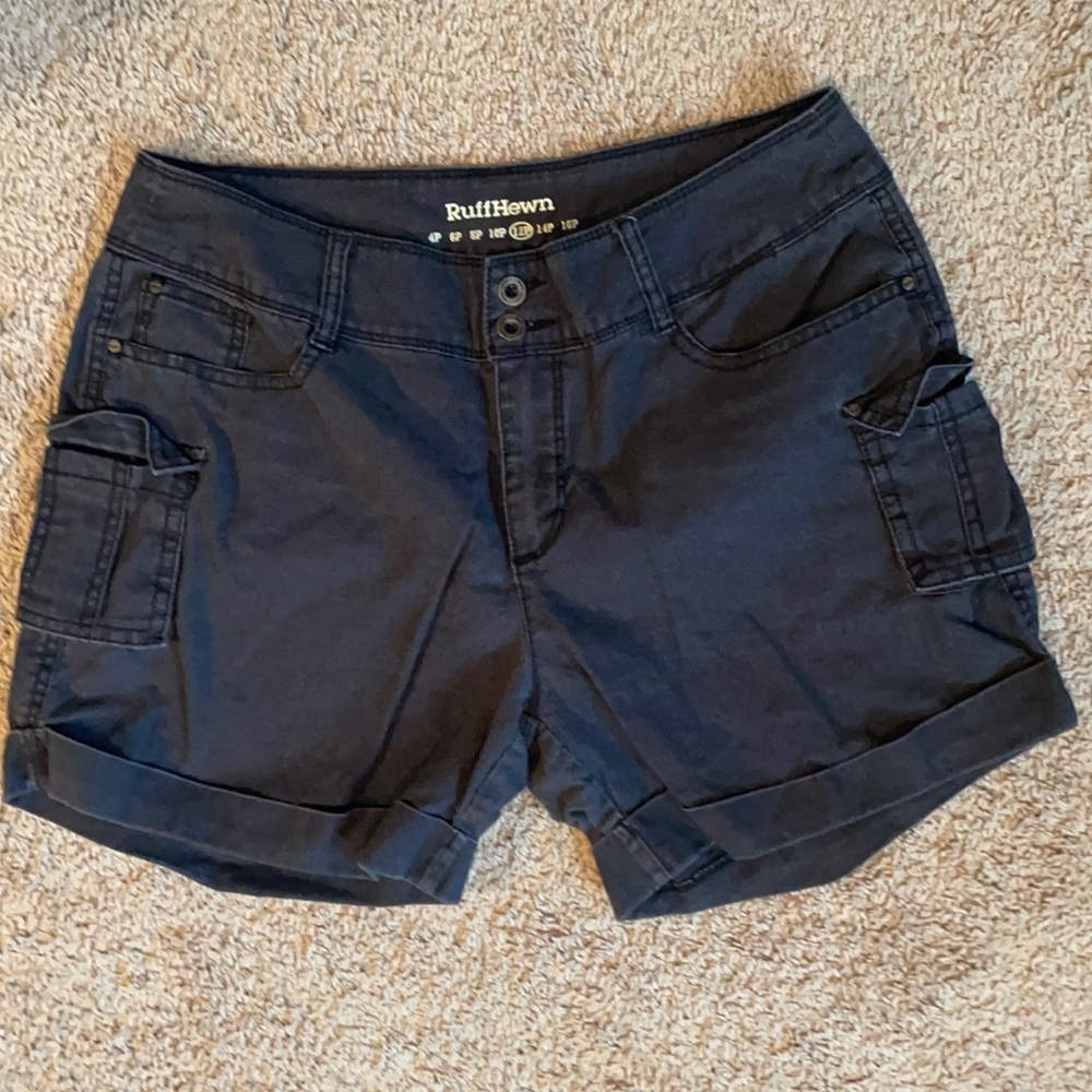 I am selling RuffHewn black, cargo short. Size 12P